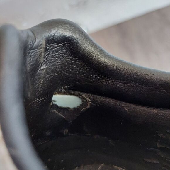 Athletic_Shoes